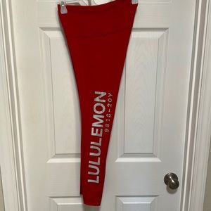 Lululemon Wunder Under Hi-Rise 7/8 Tight *20Y Collection 25"
Dark Red